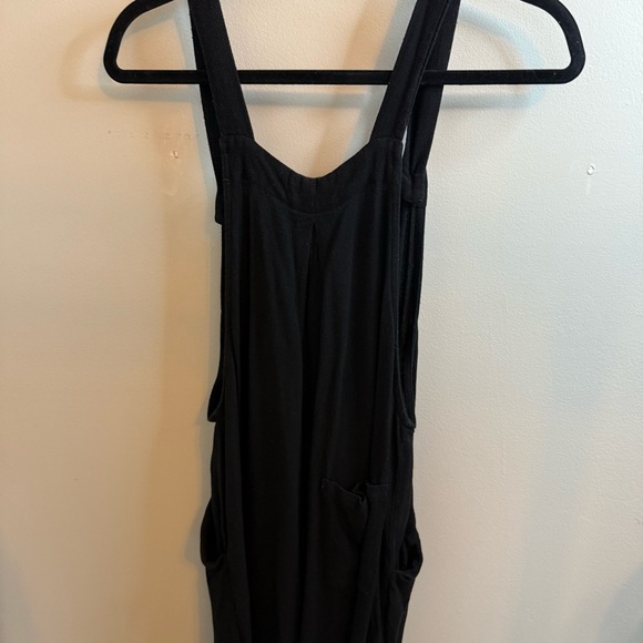 Casual Black Sleeveless Jumpsuit / Romper - Picture 4 of 5
